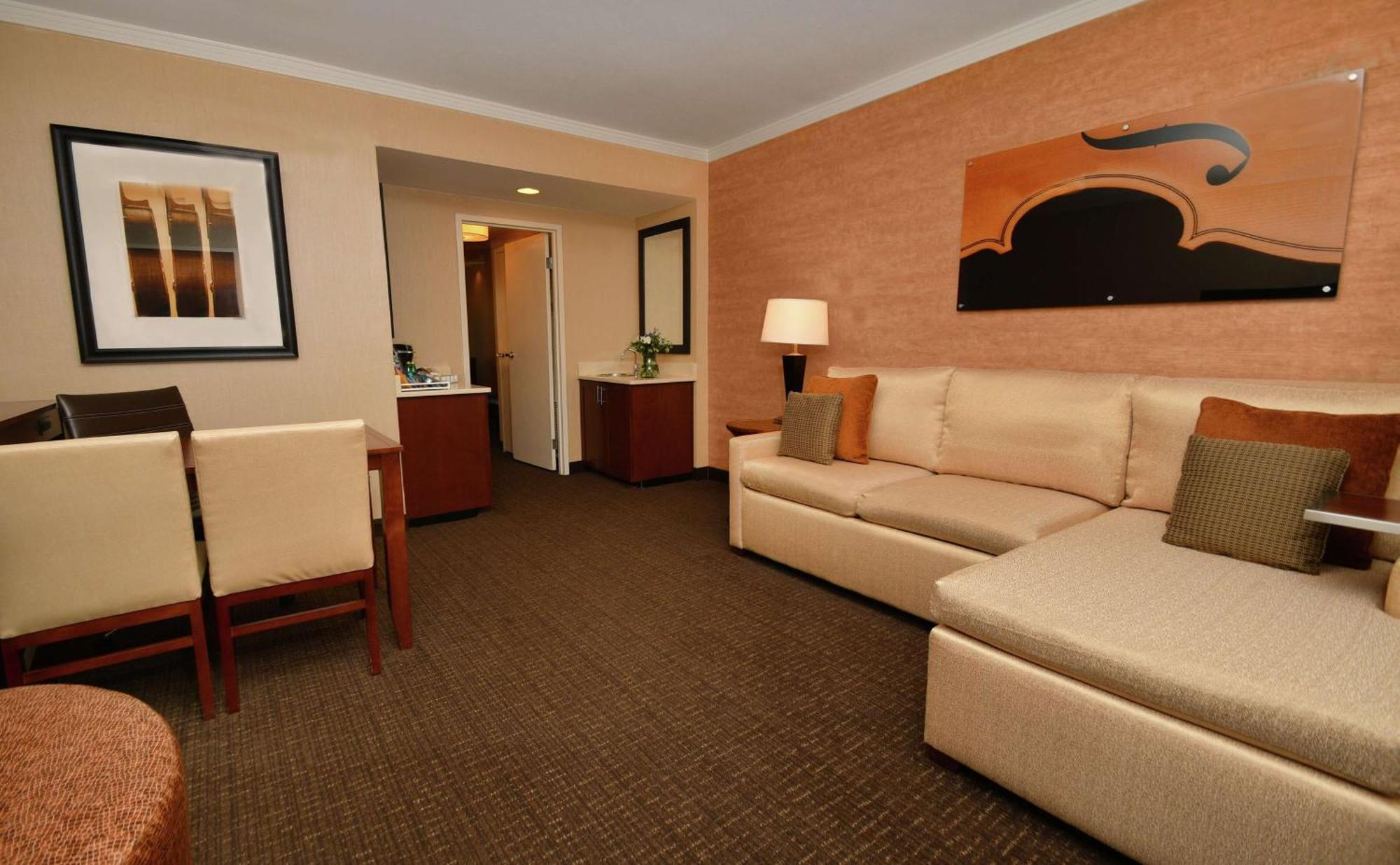 Embassy By Hilton Downtown South Congress Hotel